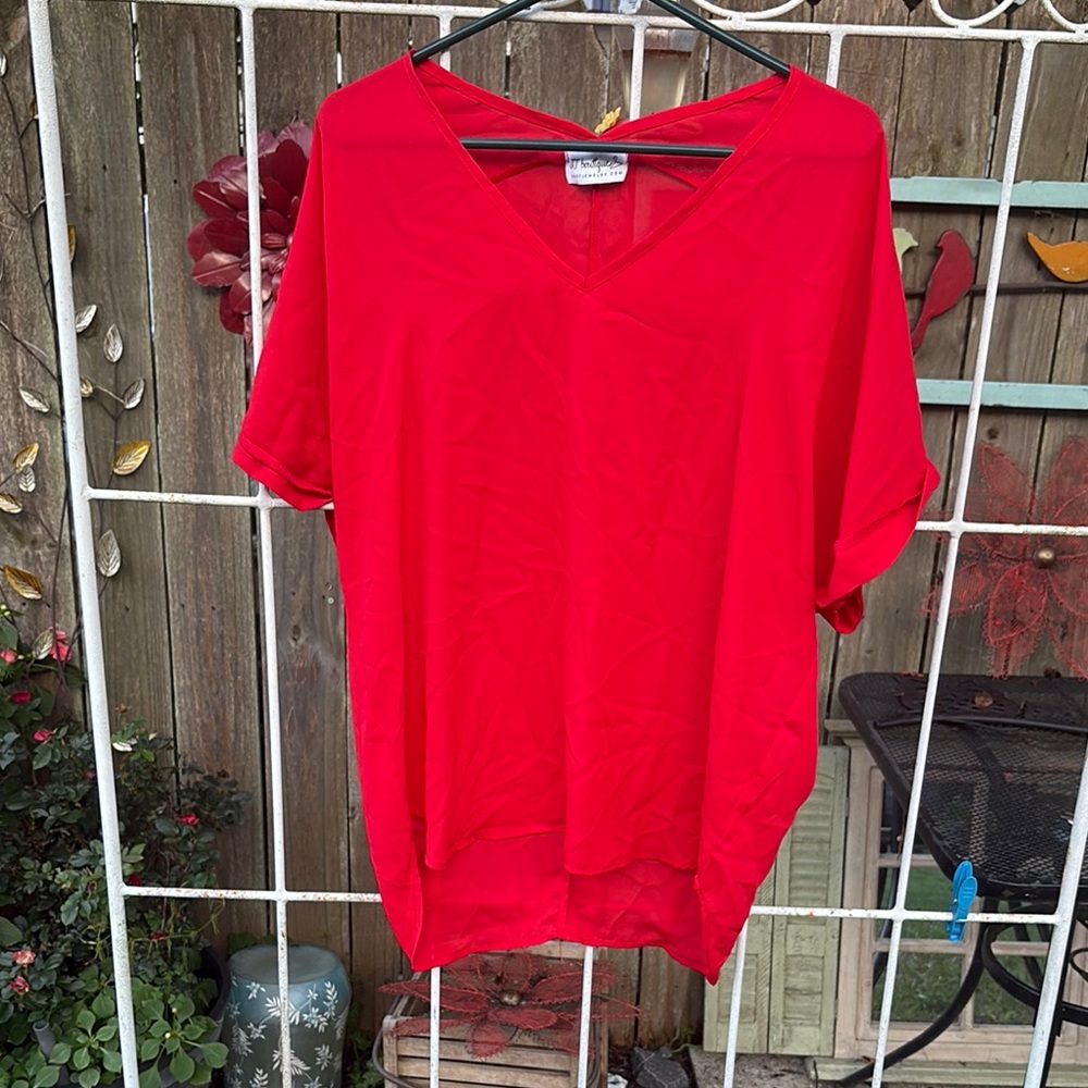 JJ boutique Red Relaxed Short Sleeve top 100% polyester
